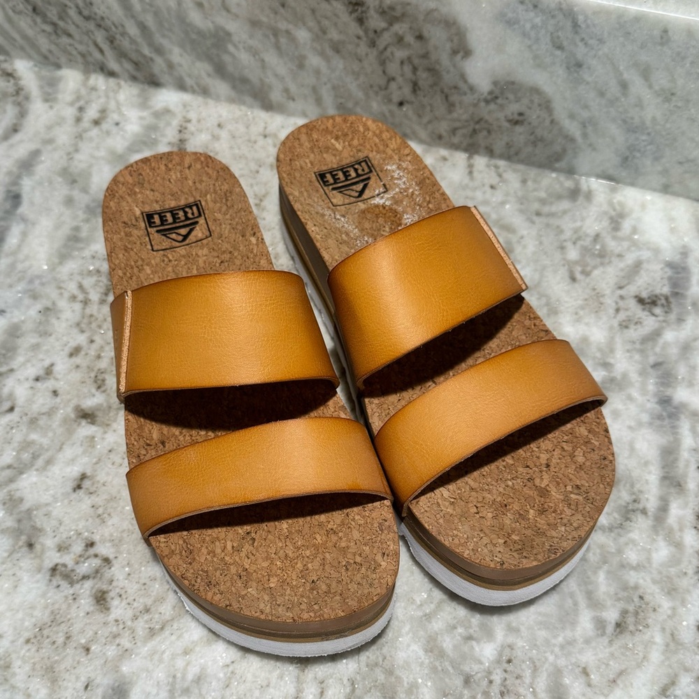 Reef Cushion Vista Higher Sandal in tan Women’s 8
